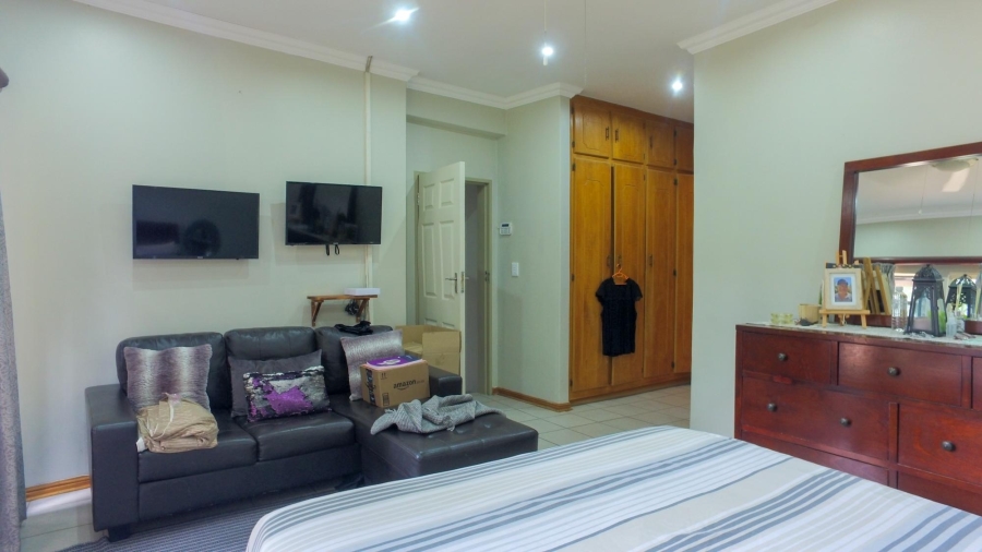 4 Bedroom Property for Sale in Safari Gardens North West